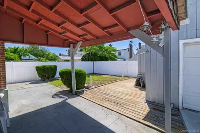 191 Raff Avenue, Mineola, NY 11501 - Photo 6