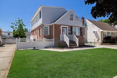 191 Raff Avenue, Mineola, NY 11501 - Photo 1