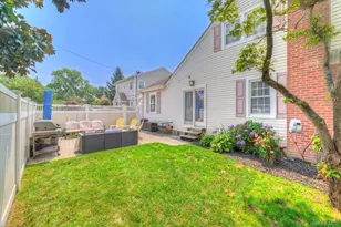 2445 Columbus Ave, Oceanside, NY 11572 - Photo 36