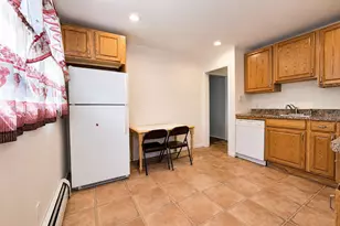 23 Robbins Ave, Islip, NY 11751 - Photo 4