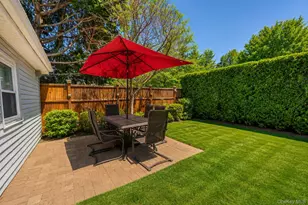 262-09 E Williston Ave, Floral Park, NY 11001 - Photo 24