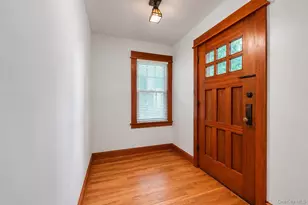 262-09 E Williston Ave, Floral Park, NY 11001 - Photo 6