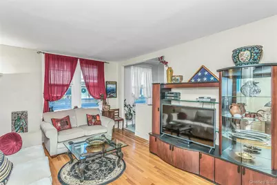 185 Atlantic Avenue #A3, Lynbrook, NY 11563 - Photo 4