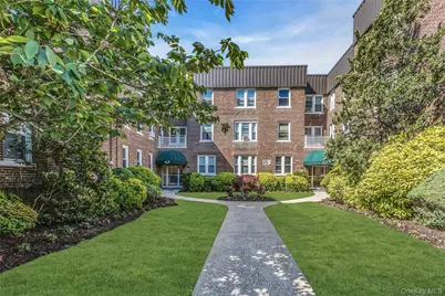185 Atlantic Avenue #A3, Lynbrook, NY 11563 - Photo 1