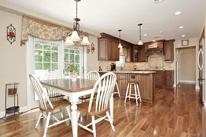 4 Plum Court, Nanuet, NY 10954 - Photo 12