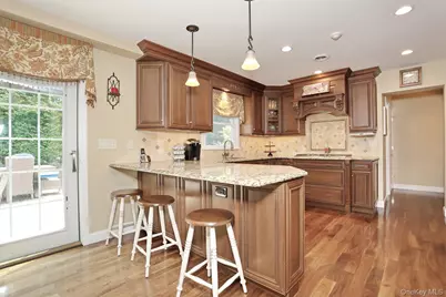 4 Plum Court, Nanuet, NY 10954 - Photo 16