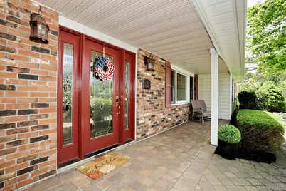 4 Plum Court, Nanuet, NY 10954 - Photo 2