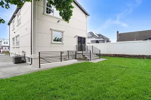 17 Hommell Street S, Valley Stream, NY 11580 - Photo 32