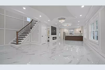 17 Hommell Street S, Valley Stream, NY 11580 - Photo 4