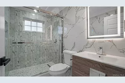 17 Hommell Street S, Valley Stream, NY 11580 - Photo 20
