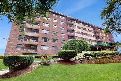 100 Diplomat Drive #2B, Mount Kisco, NY 10549 - Photo 2