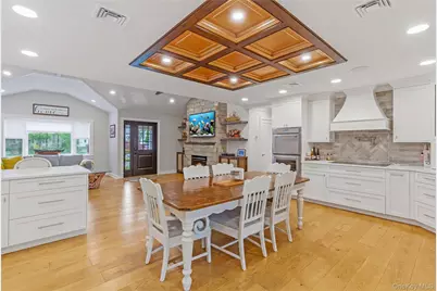 345 Bartley Road, Mattituck, NY 11952 - Photo 2