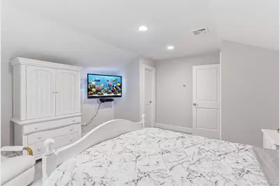 345 Bartley Road, Mattituck, NY 11952 - Photo 10
