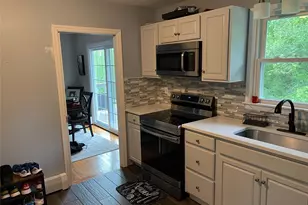 47 Mountain View Dr, Pleasant Valley, NY 12569 - Photo 2