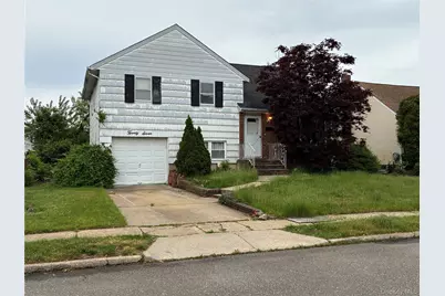 27 Elizabeth Drive, Bethpage, NY 11714 - Photo 2