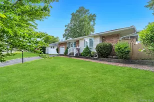13 Fruitwood Ln, Commack, NY 11725 - Photo 24