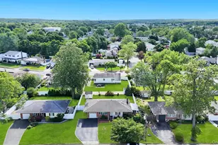13 Fruitwood Ln, Commack, NY 11725 - Photo 20