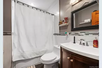 [Address not provided], Bronx, NY 10466 - Photo 4