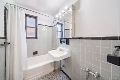 84-01 Main Street #618, Briarwood, NY 11435 - Photo 8