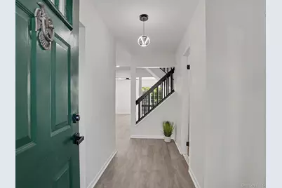 273 Carrollwood Drive, Tarrytown, NY 10591 - Photo 2