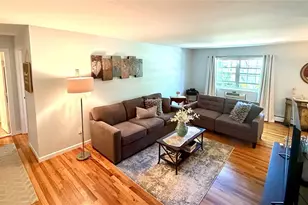 328 Lakeland Ave, Sayville, NY 11782 - Photo 6