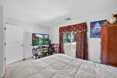986 Cliff Avenue, Yorktown Heights, NY 10598 - Photo 28