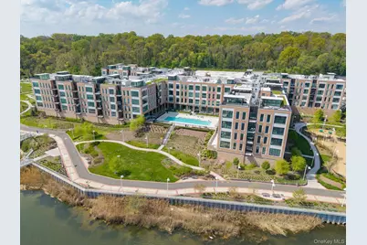 100 Garvies Point Road #1042, Glen Cove, NY 11542 - Photo 2
