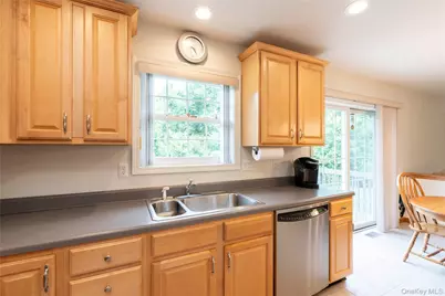 46 Wildflower Ridge, Poughkeepsie, NY 12603 - Photo 16