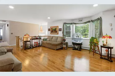 19 Flower Lane, Valley Cottage, NY 10989 - Photo 4