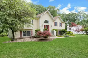 19 Flower Ln, Valley Cottage, NY 10989 - Photo 36
