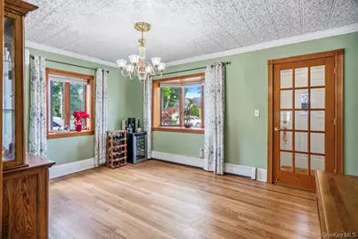 17 Brook Place, East Islip, NY 11730 - Photo 8