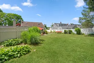 17 Brook Pl, East Islip, NY 11730 - Photo 30