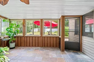 17 Brook Pl, East Islip, NY 11730 - Photo 26