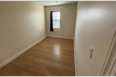 610 Jerico Turnpike, New Hyde Park, NY 11040 - Photo 6