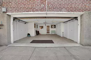 60-37 69th Pl, Maspeth, NY 11378 - Photo 32