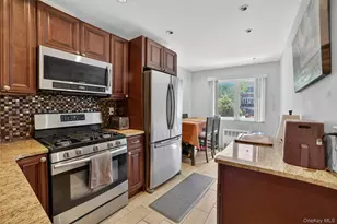 60-37 69th Pl, Maspeth, NY 11378 - Photo 6