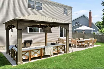 12 Westbrook Lane, Smithtown, NY 11787 - Photo 4