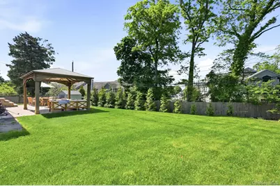 12 Westbrook Lane, Smithtown, NY 11787 - Photo 2