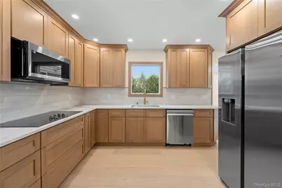 31 Cail Drive, East Rockaway, NY 11518 - Photo 6