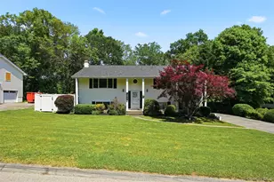 22 Kendell Dr, Wappingers Falls, NY 12590 - Photo 2