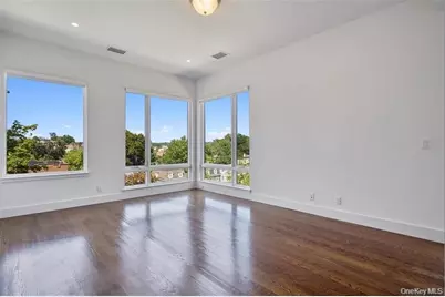 422 E Boston Post Road #PH 401, Mamaroneck, NY 10543 - Photo 12
