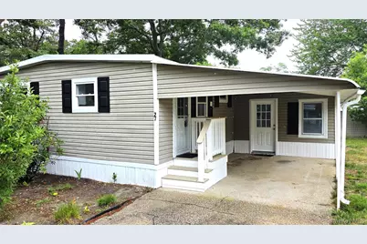 525 Riverleigh Avenue #27 Birch, Riverhead, NY 11901 - Photo 1