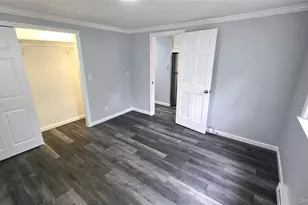 525 Riverleigh Ave, Riverhead, NY 11901 - Photo 12