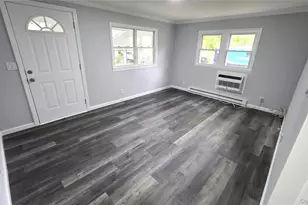 525 Riverleigh Ave, Riverhead, NY 11901 - Photo 6