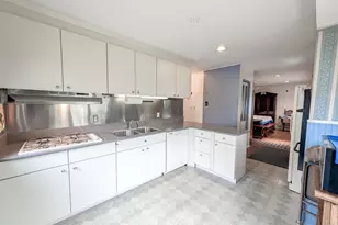 29 Sarah Dr, Lake Grove, NY 11755 - Photo 4