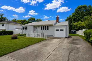 29 Sarah Dr, Lake Grove, NY 11755 - Photo 2