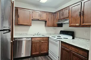 5 Independence Ct, Ridge, NY 11961 - Photo 4