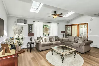 259 Willowood Drive, Wantagh, NY 11793 - Photo 6