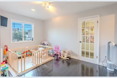 4 Lorraine Road, Island Park, NY 11558 - Photo 26
