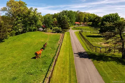 52 Pells Road, Rhinebeck, NY 12572 - Photo 2
